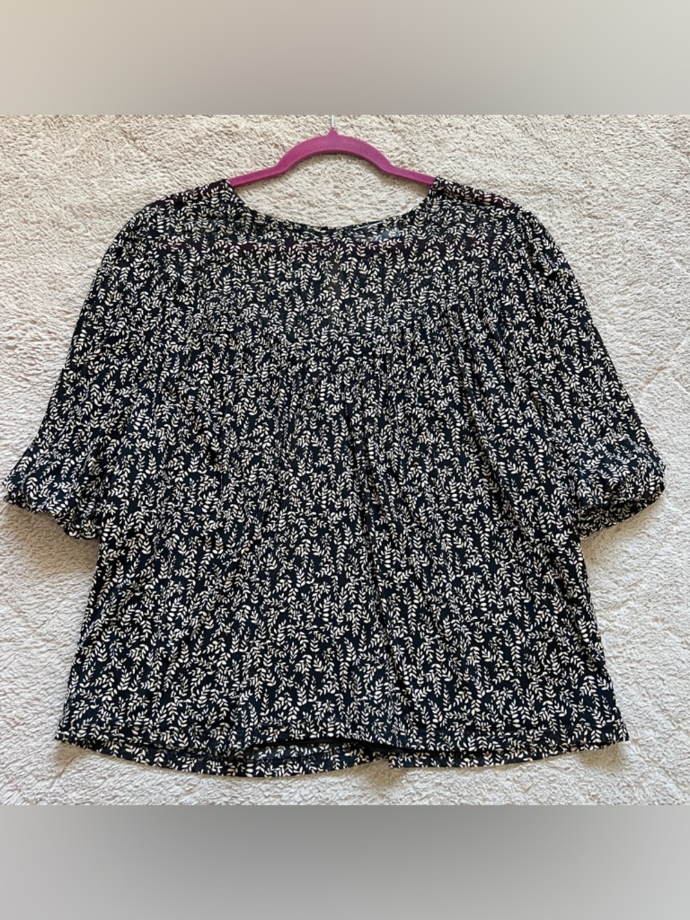 Evereve‎ Floral Print Blouse Keyhole Back Button Closure Preppy Cottage Size L